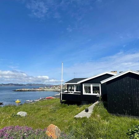 Villa The Black House Tuapannguit 48 Nuuk Exterior foto